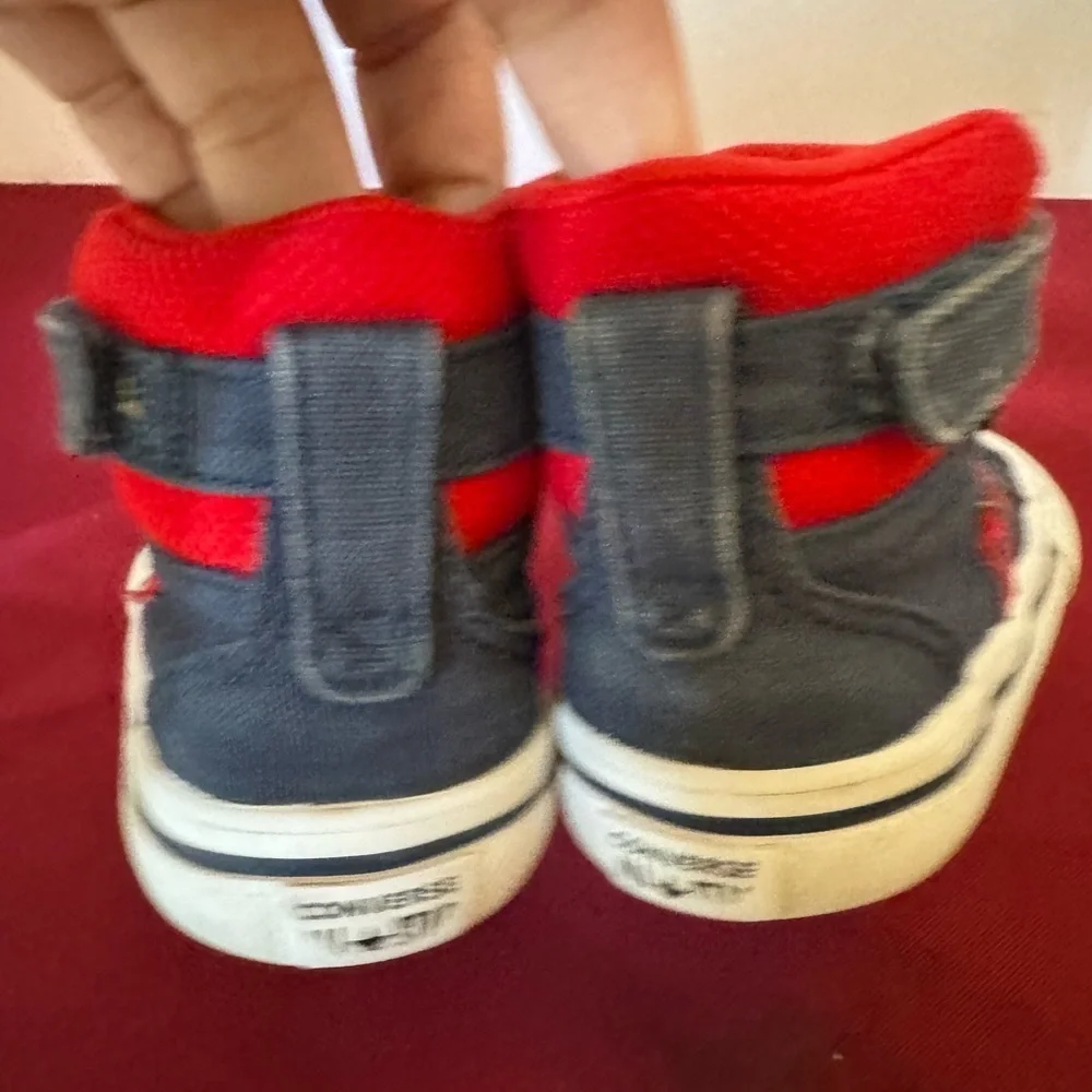 Converse Chuck Taylor Infant Size 5 EUC Super Cute! Fast Shipping